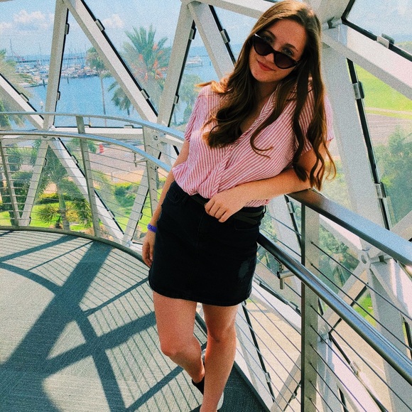 Meet your Posher, Lauren - Picture 6 of 6